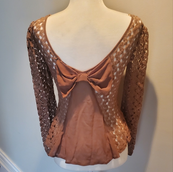 Beautiful Tan Cotton Lace Top, w front poly lining by Double Zero, Size Small - Picture 2 of 4